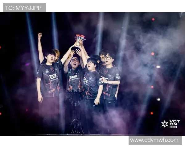 EDG职业联赛崛起之路：从默默无闻到荣耀巅峰的成长历程