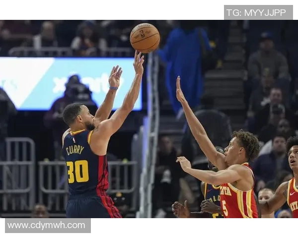 勇士与国王激战正酣视频直播带你感受篮球魅力与激情瞬间